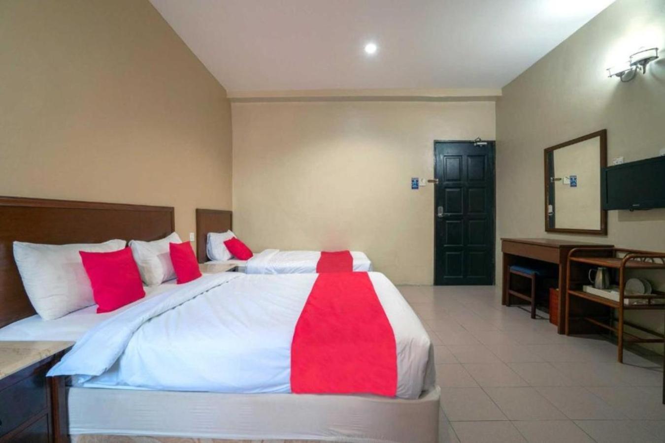 De Clinique Hotel Kampong Pasir Bogak Exterior foto